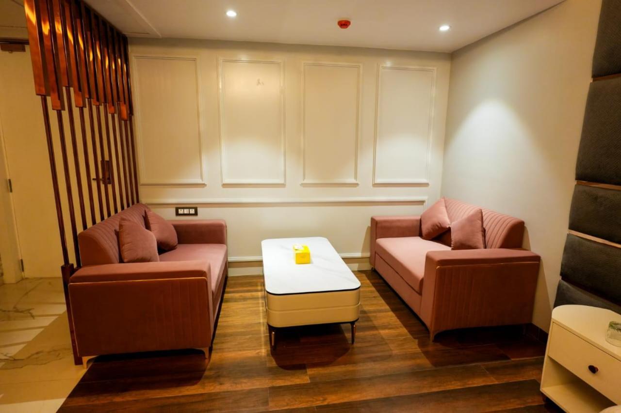 Hotel Adsan Heights Gajraula Dış mekan fotoğraf