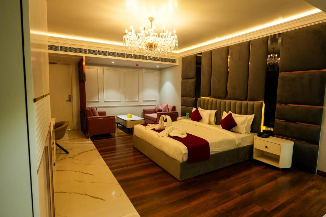 Hotel Adsan Heights Gajraula Dış mekan fotoğraf