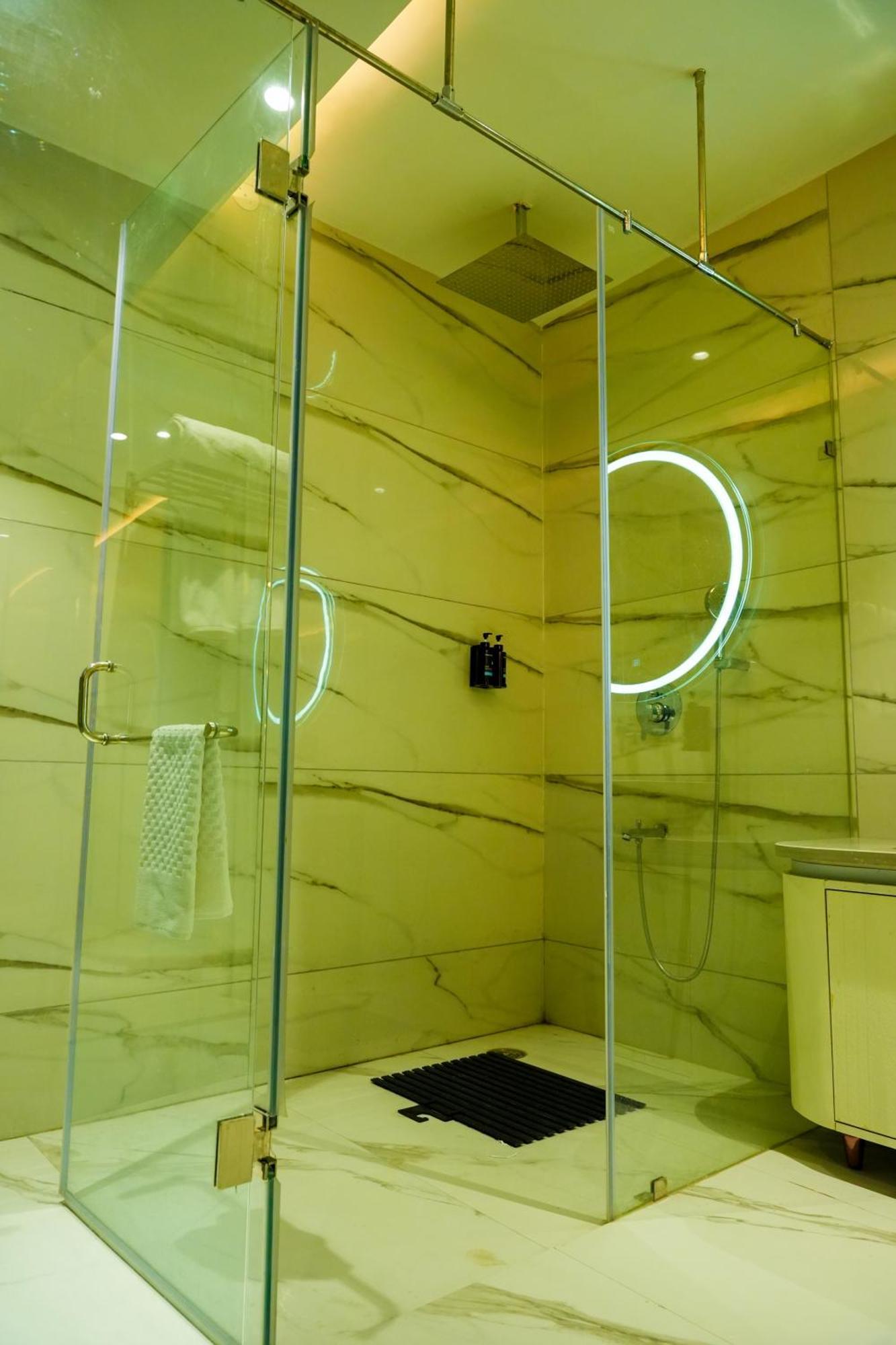 Hotel Adsan Heights Gajraula Dış mekan fotoğraf
