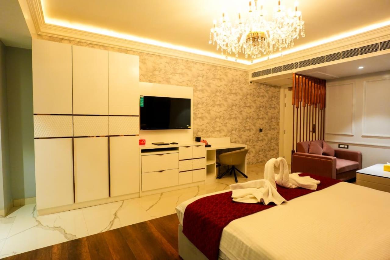 Hotel Adsan Heights Gajraula Dış mekan fotoğraf