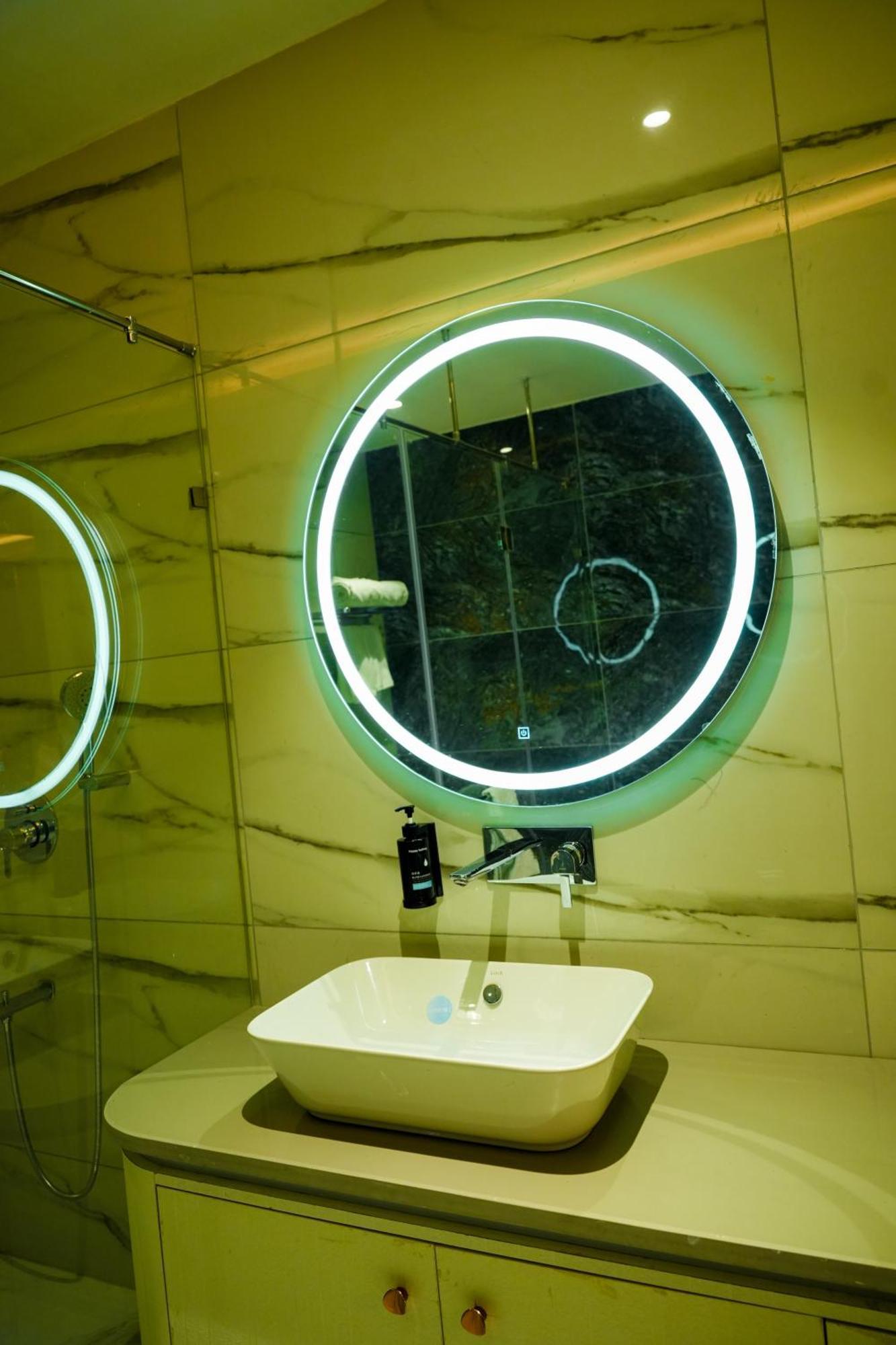 Hotel Adsan Heights Gajraula Dış mekan fotoğraf