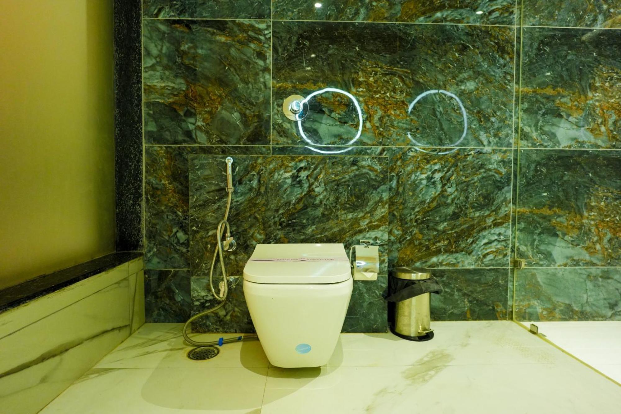 Hotel Adsan Heights Gajraula Dış mekan fotoğraf