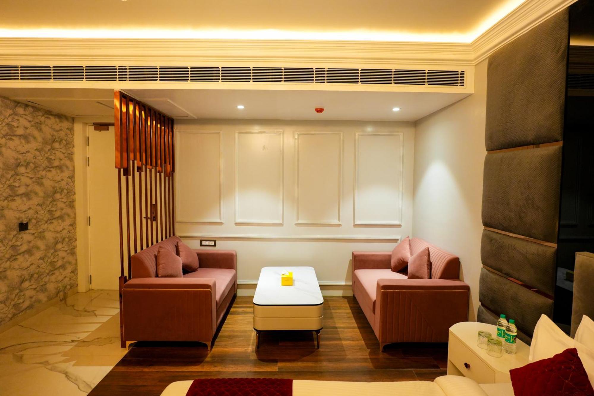Hotel Adsan Heights Gajraula Dış mekan fotoğraf