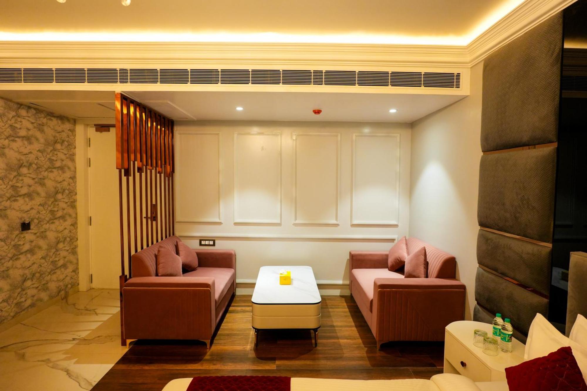 Hotel Adsan Heights Gajraula Dış mekan fotoğraf